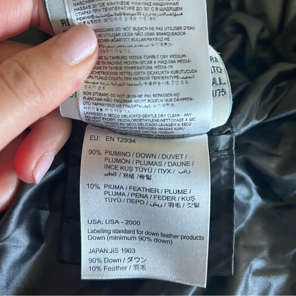 Moncler Bady Giubbotto Down Jacket - Picture 13 of 15